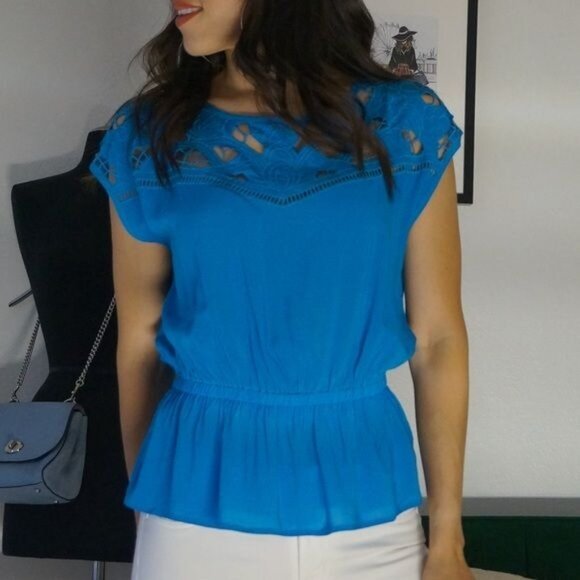 NWT Turquoise Blue Embroidered Cap Sleeve Top Size S - Picture 1 of 7